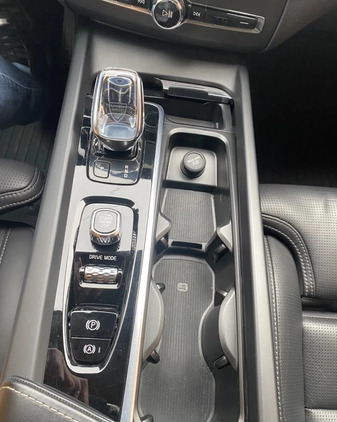 Volvo XC 60 cena 188000 przebieg: 68760, rok produkcji 2020 z Dzierżoniów małe 121